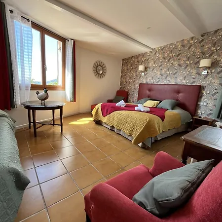 Le Patio Hotel