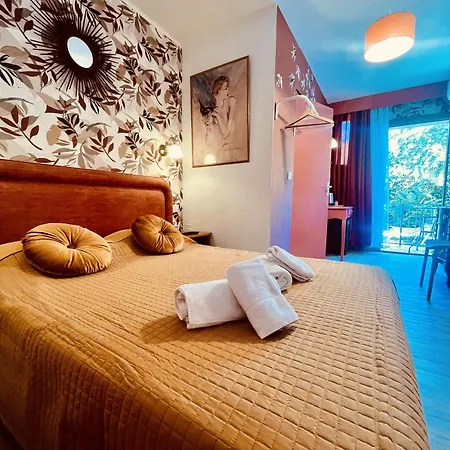 Le Patio Hotel