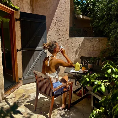 Le Patio Hotel