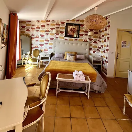 Le Patio فندق تيول سور مير