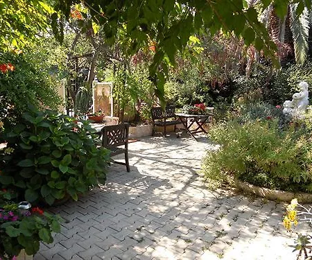 Le Patio Отель